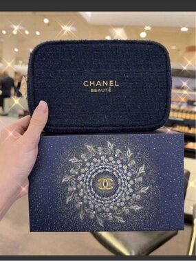 CHANEL Beauté Black Tweed Cosmetic VIP GWP